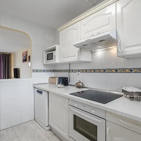Red Large Family Apartment, Three Floors, 10 Guests Costa Adeje