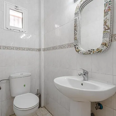 Red Large Family Apartment, Three Floors, 10 Guests Daire Costa Adeje