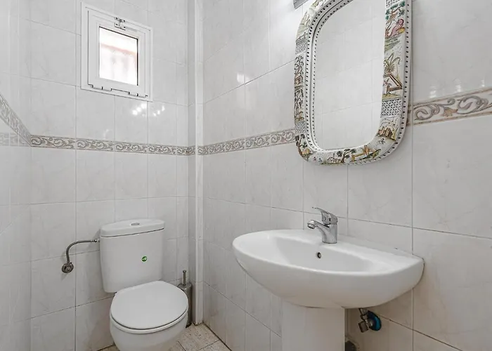 Red Large Family Apartment, Three Floors, 10 Guests Apartment Costa Adeje (Tenerife)