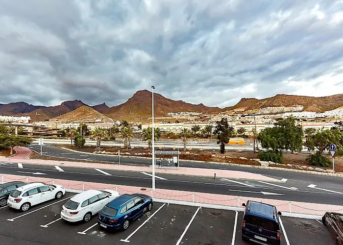 Apartman Red Large Family Apartment, Three Floors, 10 Guests