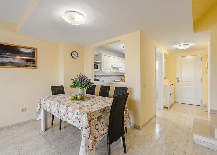 Red Large Family Apartment, Three Floors, 10 Guests Daire Costa Adeje