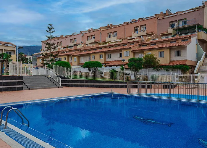 Red Large Family Apartment, Three Floors, 10 Guests * Costa Adeje