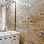 Red Large Family Apartment, Three Floors, 10 Guests 아파트