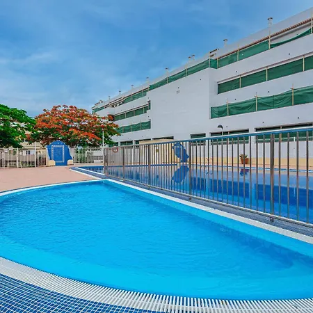 Apartamento Red Large Family Apartment, Three Floors, 10 Guests