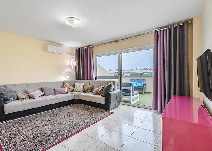 Apartamento Red Large Family Apartment, Three Floors, 10 Guests