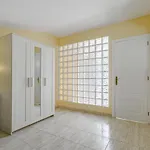 Red Large Family Apartment, Three Floors, 10 Guests Appartement
