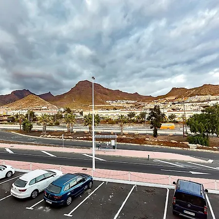 아파트 Red Large Family Apartment, Three Floors, 10 Guests